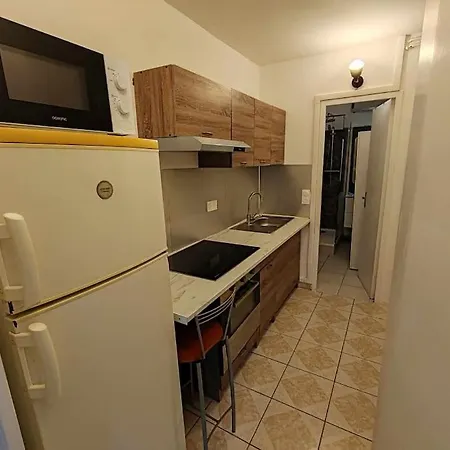 Studio Independant Tout Equipe Dans Maison A 25 Min De Paris Appartement *