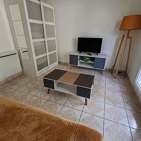 Studio Independant Tout Equipe Dans Maison A 25 Min De Paris * Bondoufle